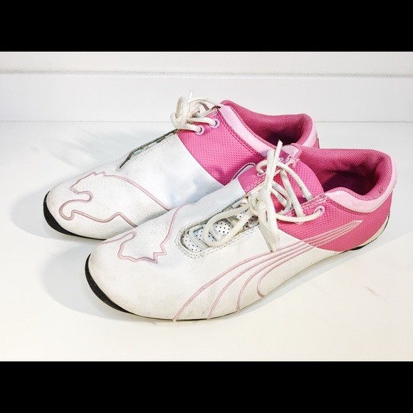 Women’s Puma Sneakers size 5 - Picture 2 of 4